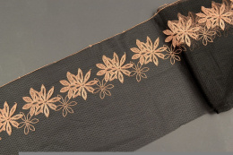 Embroidered lace in floral pattern