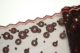 Stabilna haftowana koronka na tiulu, wyhaftowany wzór na tiulu 0,5mb