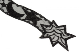 Długie czarne aplikacje