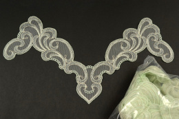 Miętowa haftowana aplikacja, naszywka pastelowa zieleń 1szt.