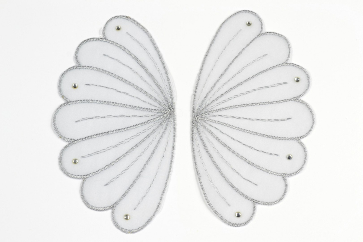 Appliques patches in light grey colour
