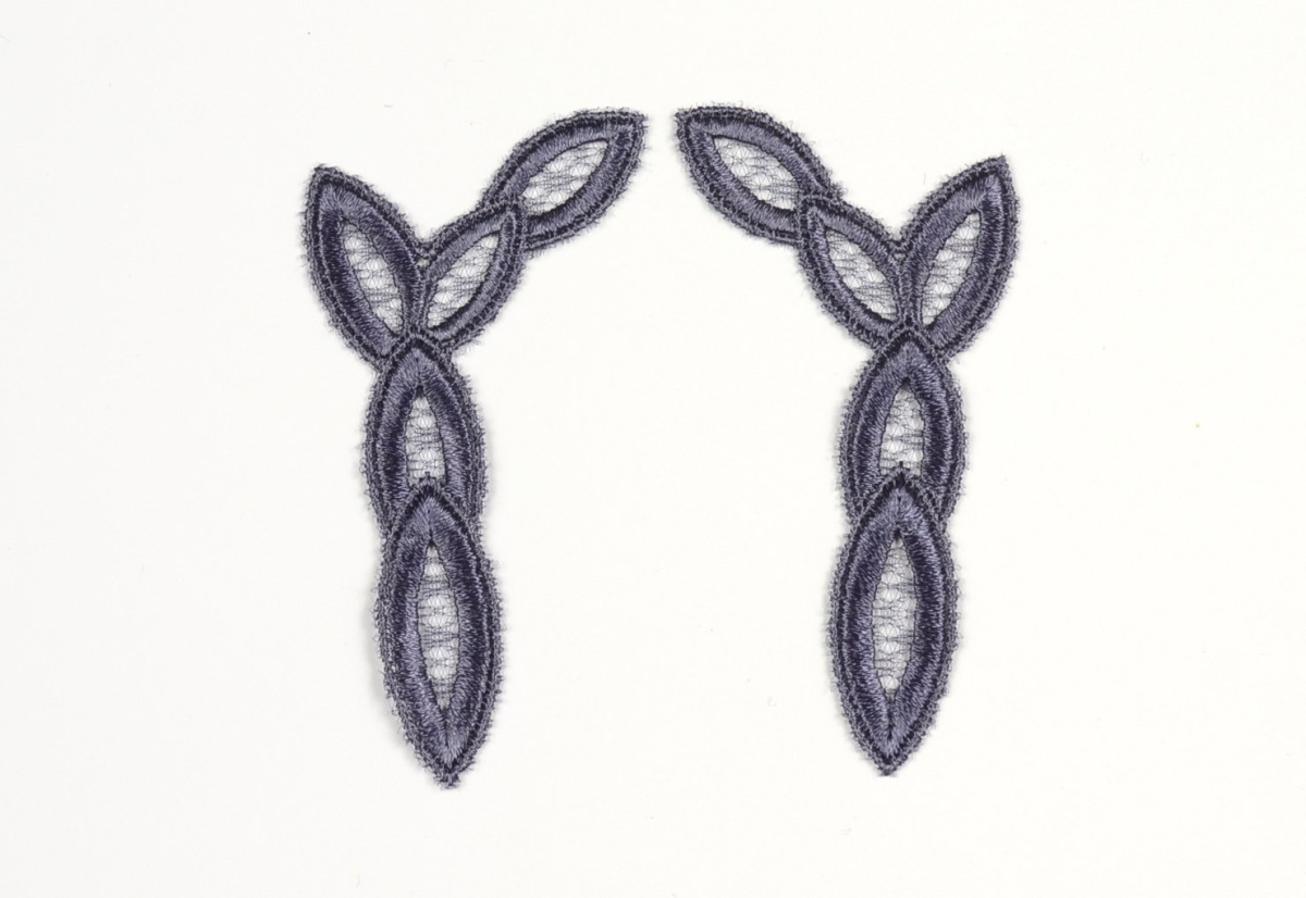 Embroidered applique on tulle 2pairs
