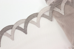 Beżowy haft, koronka haftowana, stabilny tiul 0,5mb