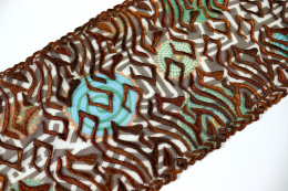 Miękki, elastycznu haft brązowy wzór, wypukła nić 0,5mb