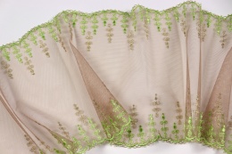Beżowo zielony haft na tiulu, koronka do szycia, złota nić 0,5mb