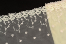 Elastyczny haft kremowo różowy 0,6mb