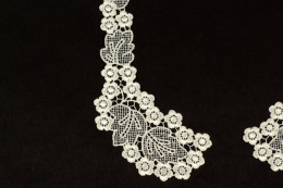 Kremowe, smietankowe aplikacje gipiurowe pary