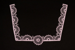 Jasnoróżowe naszywki na odzież