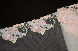 Stabilny haft w serca, urocza koronka w pastelowe serca 0,5mb