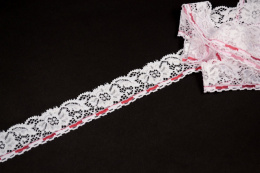Srtretch lace trim in white color