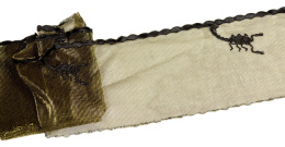 Złoty haft w skorpiony, miękki tiul 0,5mb