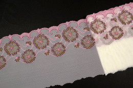 Elastyczny haft w kwiaty 1,1mb