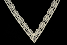 Kremowe gipiurowe aplikacje/ naszywki 2szt.