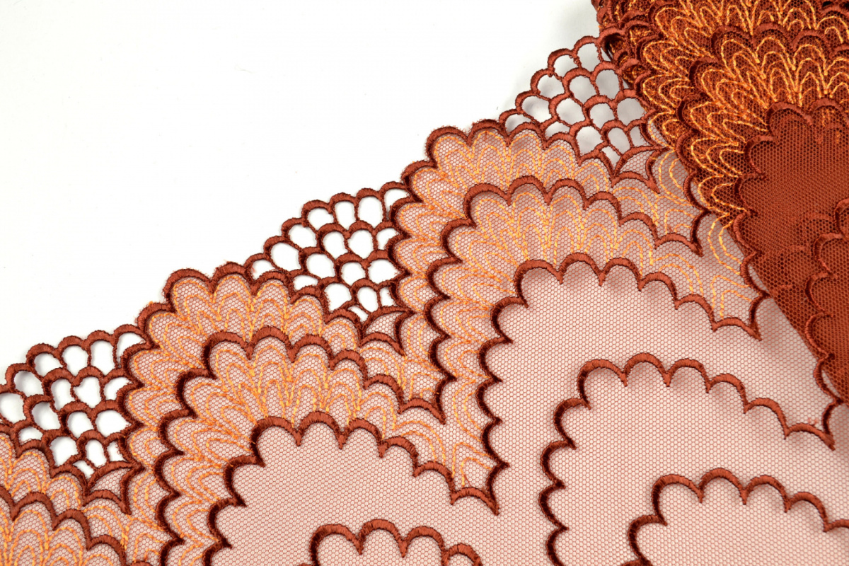 Lace on brown color on tulle 1mb