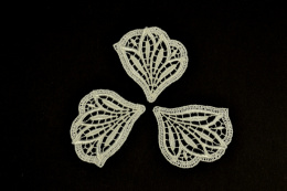 Kremowe aplikacje gipiurowe 2szt.