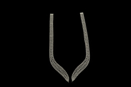 Kremowe podłużne naszywki, aplikacje pary