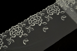 Kremowy haft w kwiaty 0,5mb