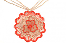 Piękna aplikacja gipiurowa 1szt.