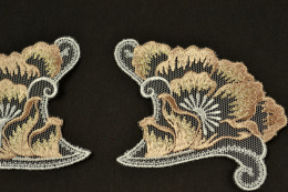 Piękne złoto kremowe naszywki kwiaty para