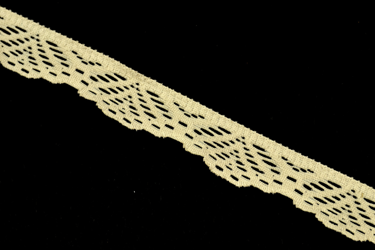 Narrow openwork stretch lace 1mb
