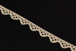 Beige color lace on cotton 1mb