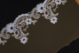 Elastyczny haft w błękitne kwiaty 1mb