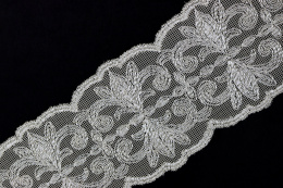 Jasnobeżowy haft na bawełnie 1,1mb