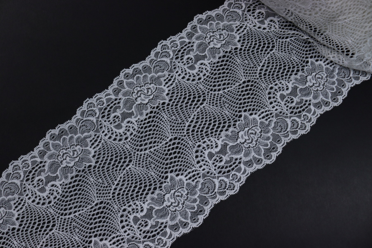 Stretch lace on milk white color 1mb