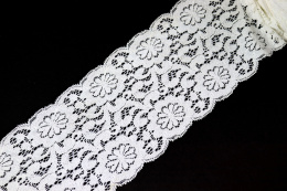 Lace on floral pattern 1mb