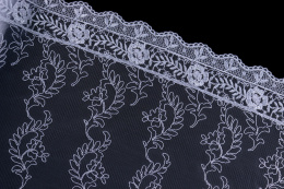 Śnieżnobiały elastyczny haft 0,5mb