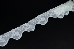 Stretch lace on white color 1mb