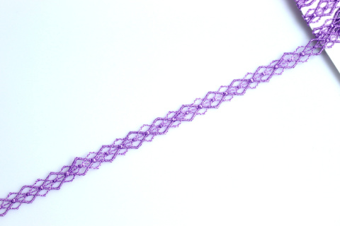 Narrow lace on violet color 1,1mb