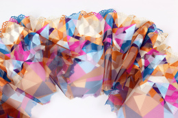 Wielokolorowy haft na stabilnym tiulu 0,5mb