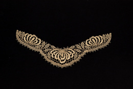 Beżowe aplikacje, naszywki gipiurowe 2szt.