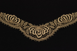 Beżowe aplikacje, naszywki gipiurowe 2szt.