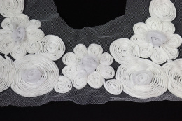 Duża biała naszywka róże 3D, kołnierzyk 1szt.