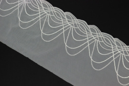 Elastyczny perłowy haft na tiulu, miękki materiał 0,5mb