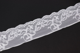 Stretch lace in off white color 1mb