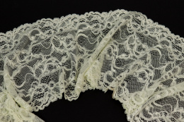 Stretch lace in creme color 1mb
