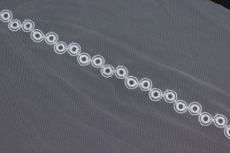 Mocno elastyczna, biała koronka haftowana 0,5mb