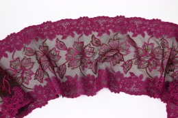 Różowy haft na elastycznym tiulu 0,5mb