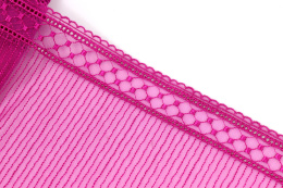 Różowy stabilny haft na tiulu 1mb