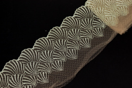Seledynowy haft na tiulu nude 1,2mb