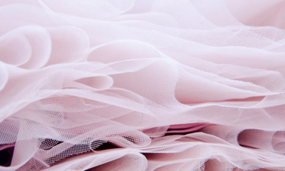 Pielęgnacja koronki na tiulu — jak o nią prawidłowo dbać?