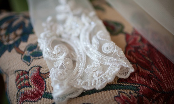 Jak dodać koronkowe rękawy do ulubionej bluzki? – tutorial krok po kroku